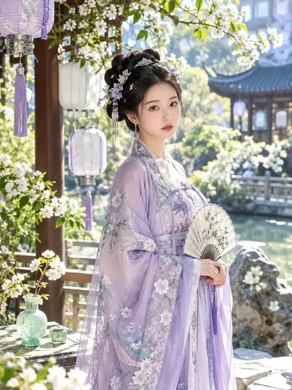 穿成王妃后我靠种田封神短剧封面，穿越重生题材，共84集